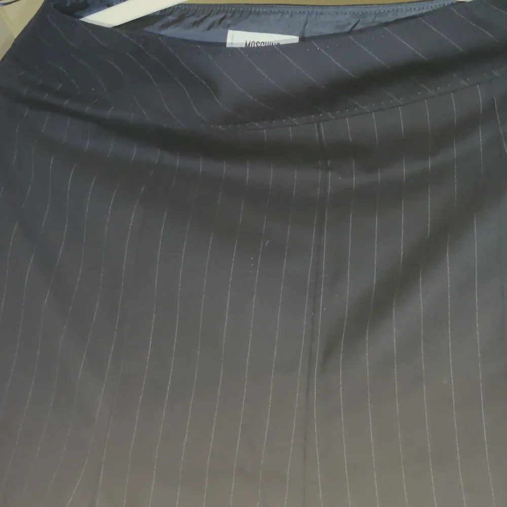 MOSCHINO PINSTRIPE TRUMPET SKIRT IN BLACK WOOL SIZE 8 LUXURY CLASSIC PREPPY